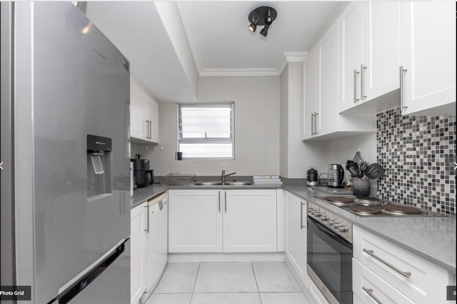 To Let 1 Bedroom Property for Rent in Sea Point Western Cape